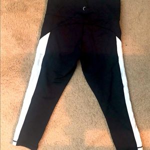 Zyia Active black and white leopard leggings